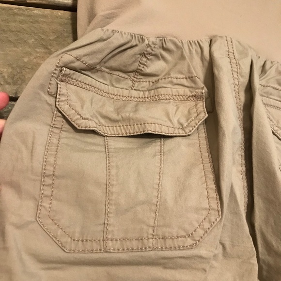 Motherhood Maternity khaki capris - Picture 4 of 5